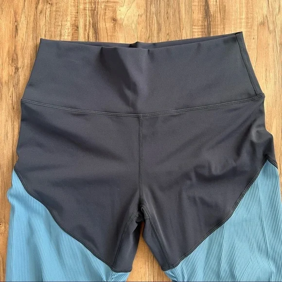 🦊NWOT Zyia Storm Parallel Luxe Leggings​​​ - Picture 6 of 10